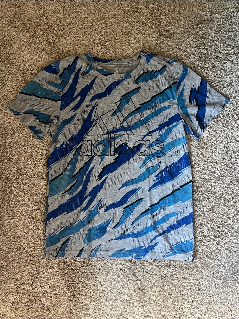 Adidas Boys T-shirt Size Large (14-16)